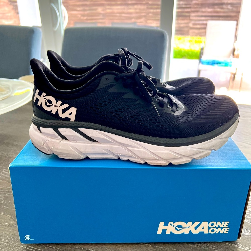 Hoka women’s running shoes size 10